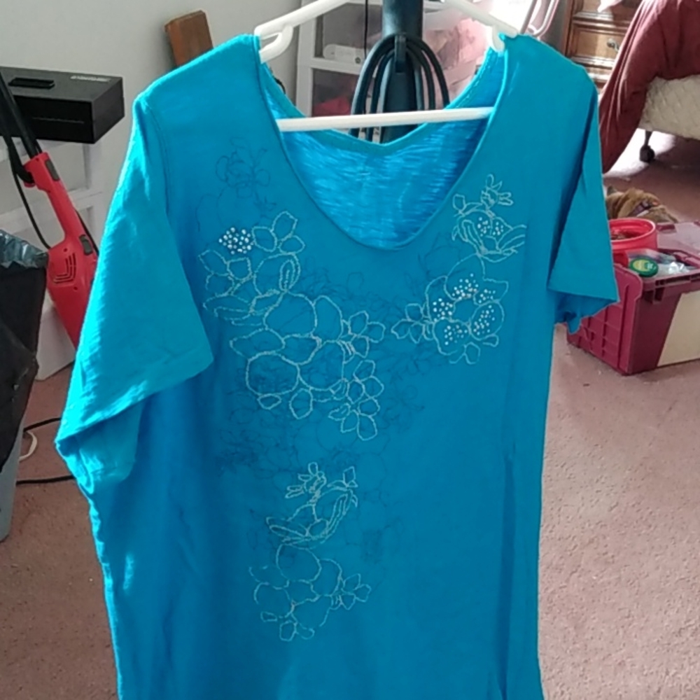 Laura Scott Women's Plus size shirt with bling. Short  sleeve.